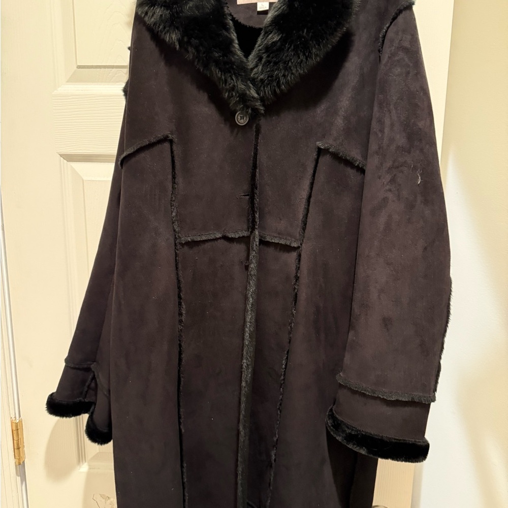 Liz Claiborne Black Teddy Jacket with Faux Fur Trim